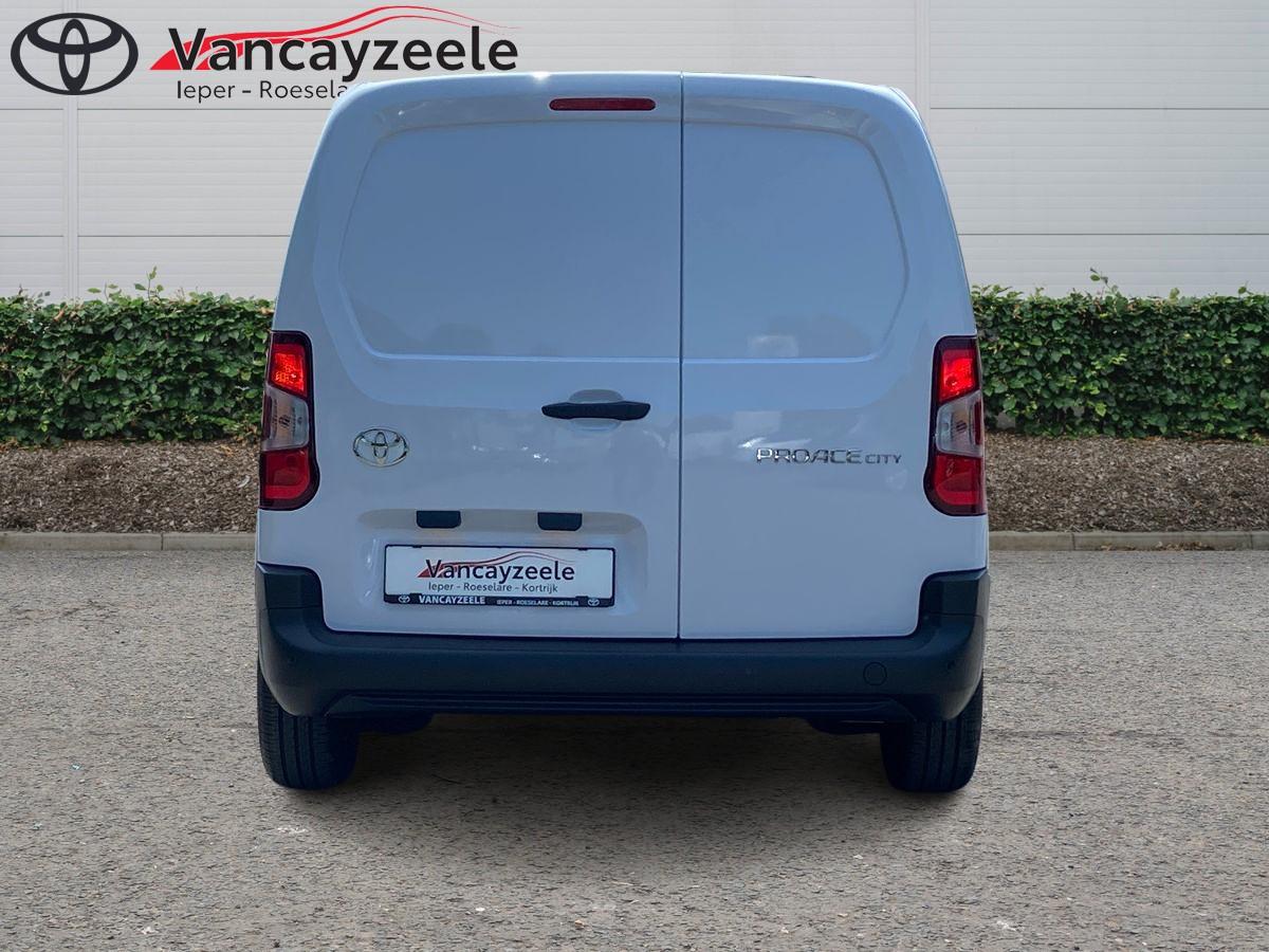 Proace City van Achteraanzicht